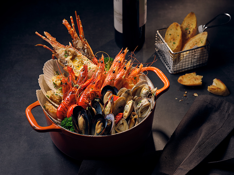 Fishermans pot Lime restaurant PARKROYAL COLLECTION Pickering Singapore