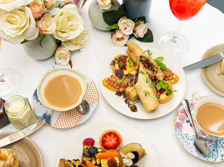 Bar Uma High Tea Set
