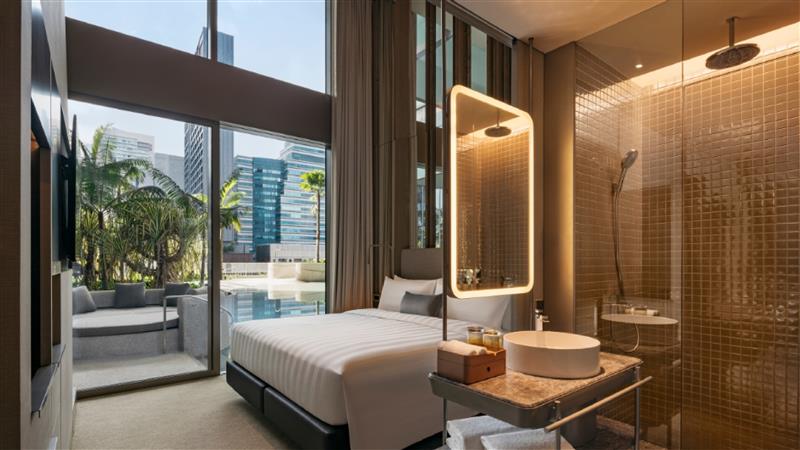 Rooms and Suites