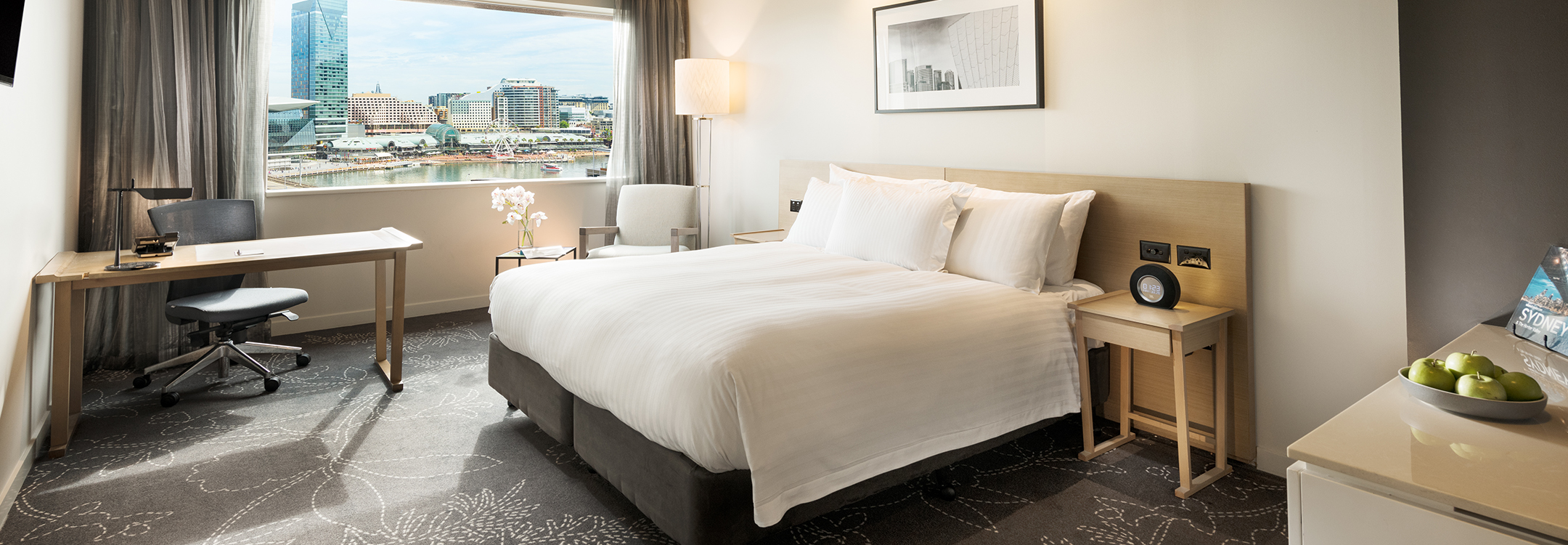 PARKROYAL Darling Harbour, Sydney Deluxe Room
