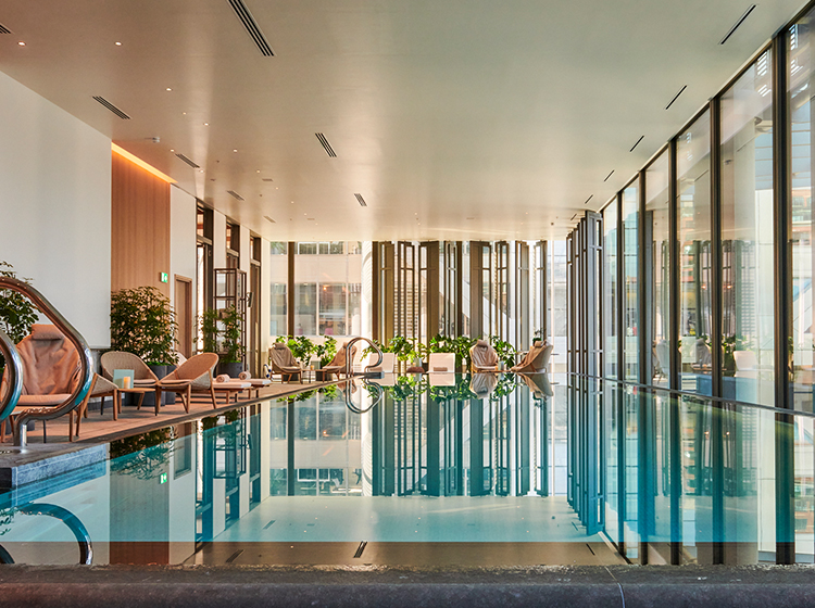 Infinity pool at Pan Pacific London