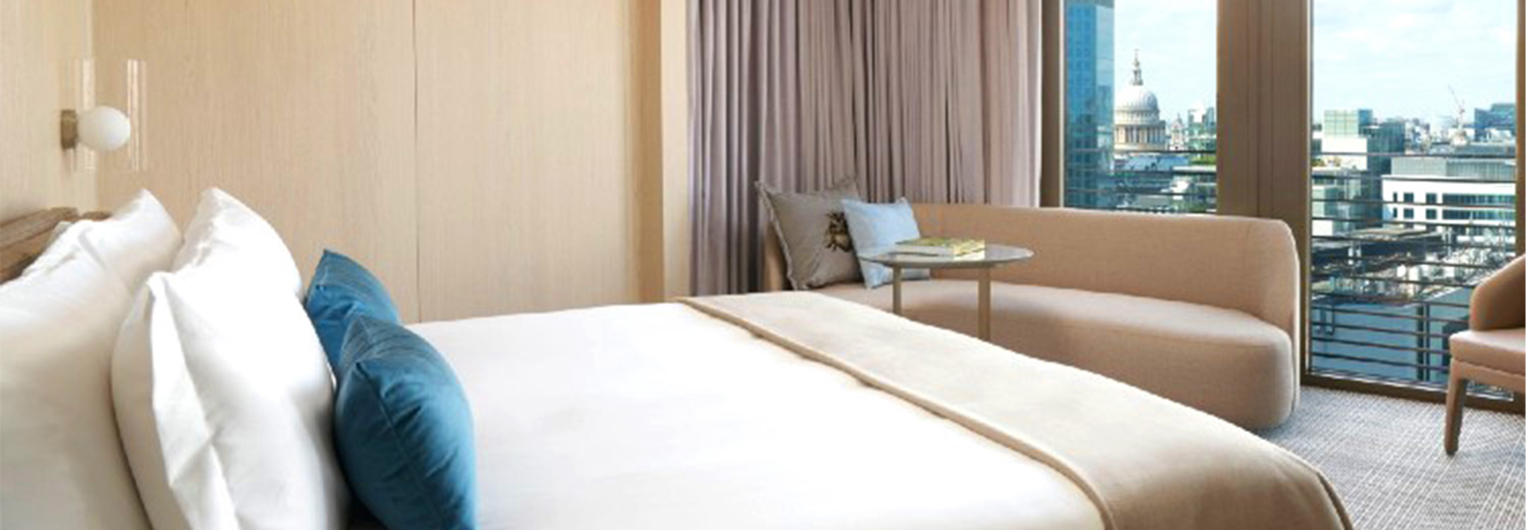 Deluxe City View Room Pan Pacific London