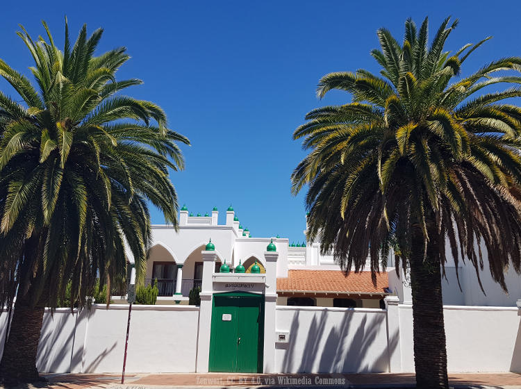 perth mosque | Zenwort, CC BY 4.0, via Wikimedia Commons